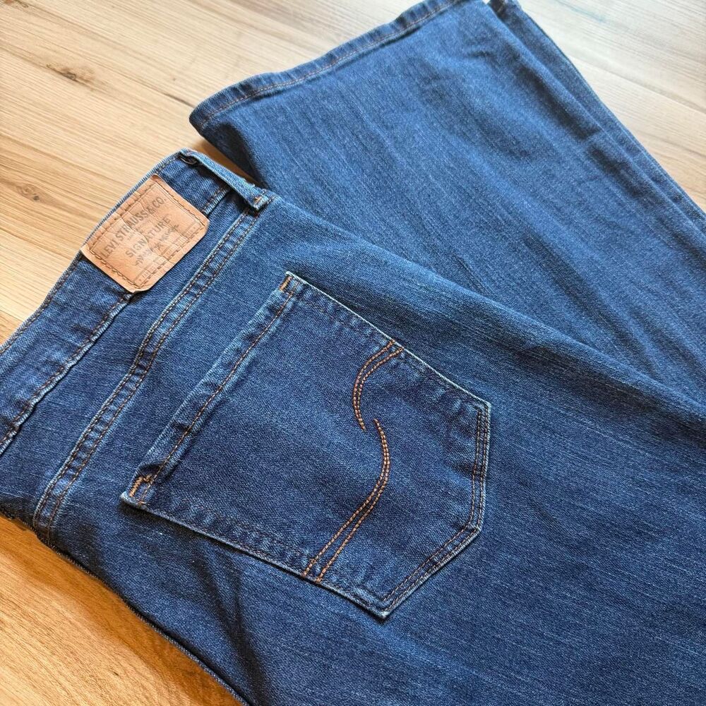 Levi's Women's Mid Rise Bootcut Blue Jeans